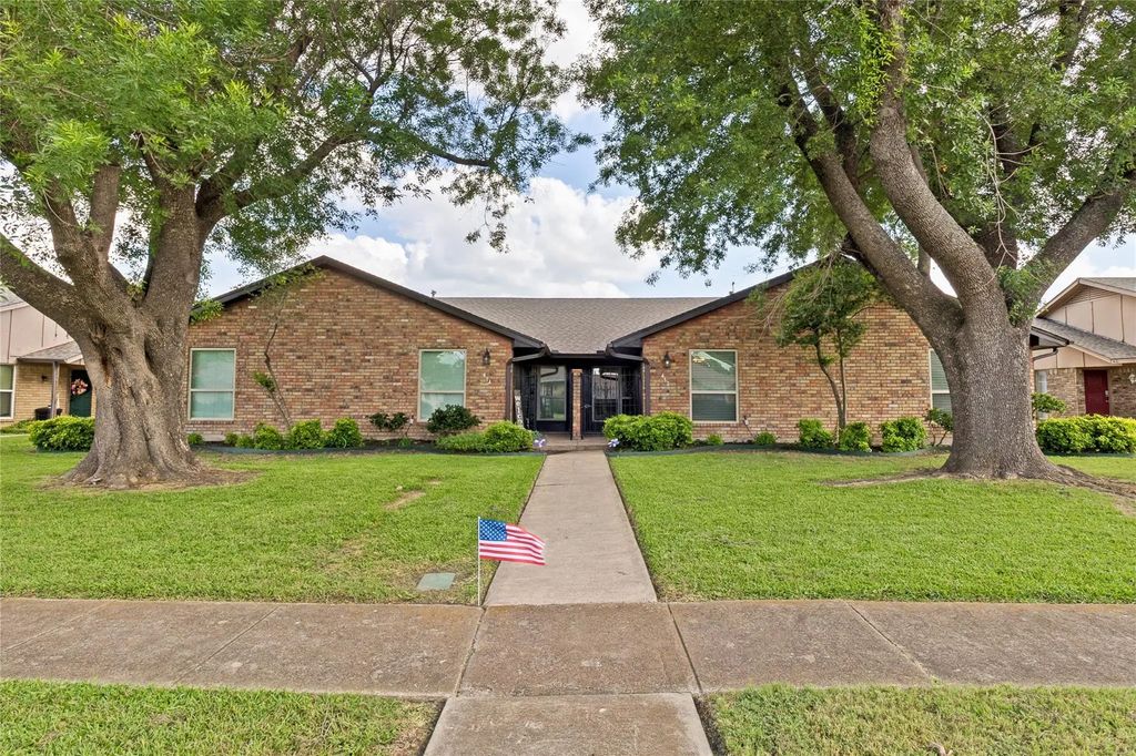 412 Tiffany Trail, Richardson