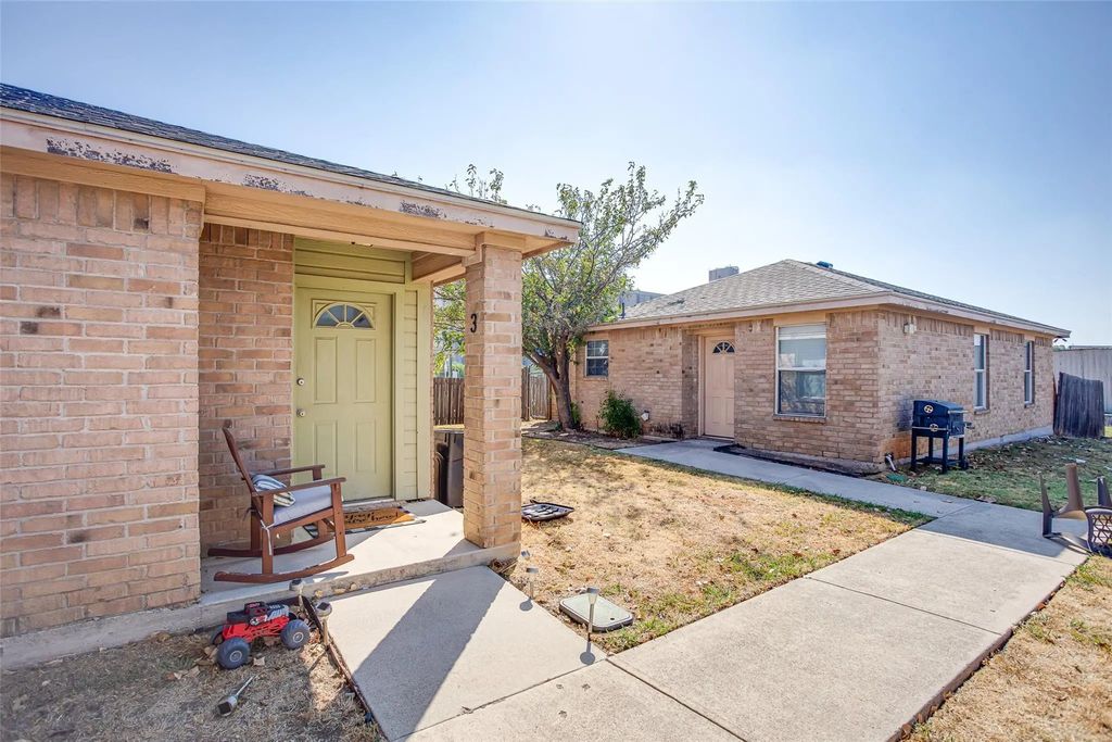 121 Cambridge Drive, Saginaw