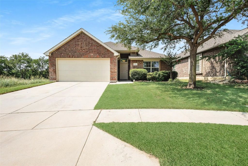 5725 Dunraven Trail, Fort Worth