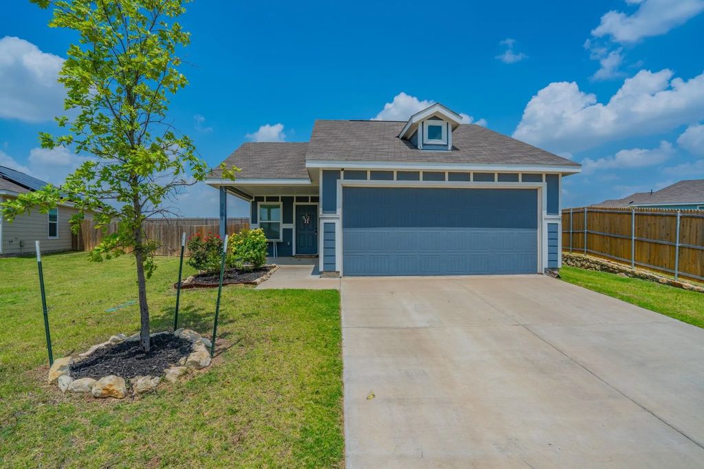 2708 Cobbleview Drive, Fort Worth