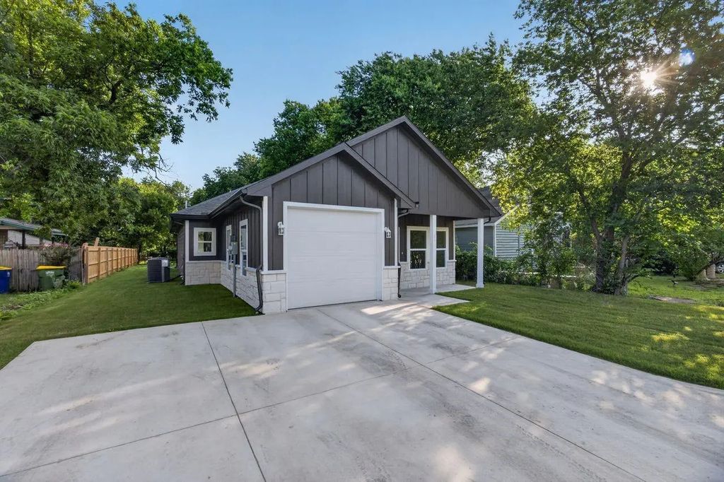 107 Smith Street, Hillsboro