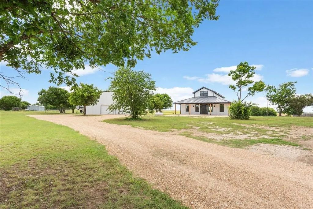 1150 County Road 311, McGregor