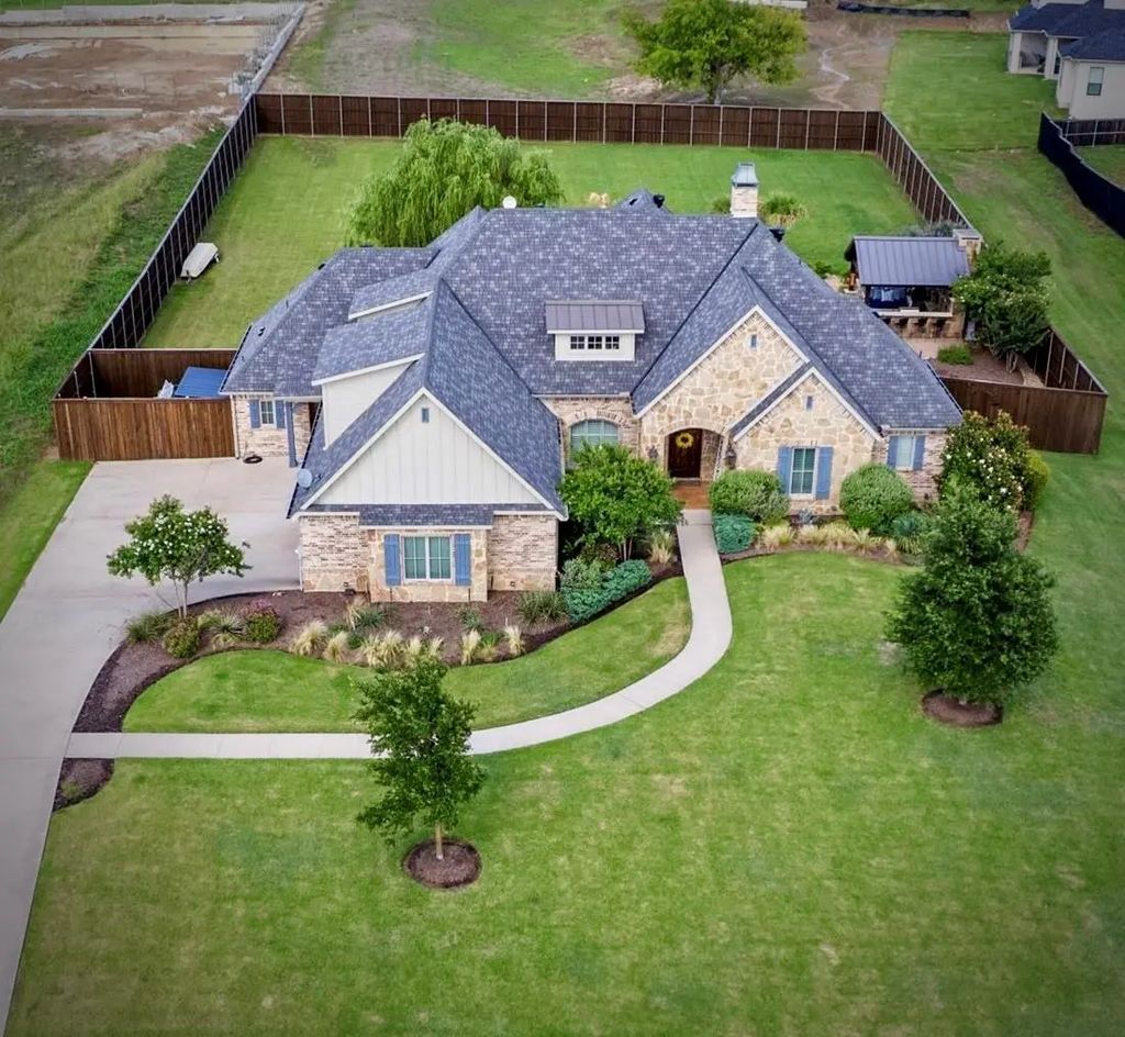 103 Eagle Point Drive, Waxahachie
