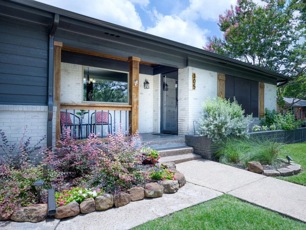 305 Martha Manor, Richardson