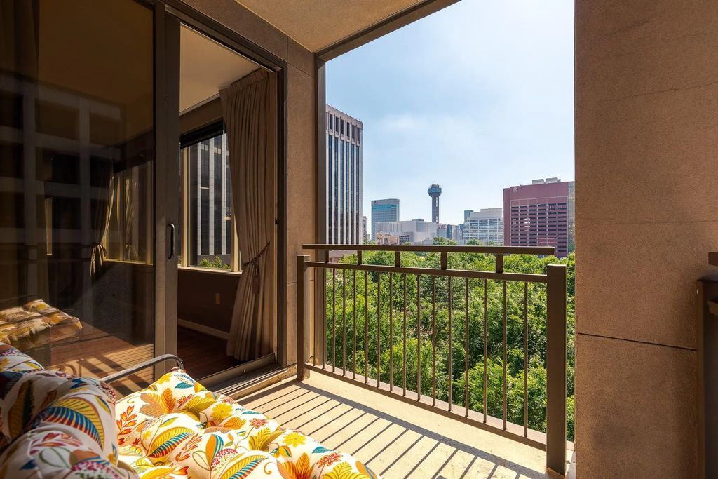 1200 Main Street 306, Dallas