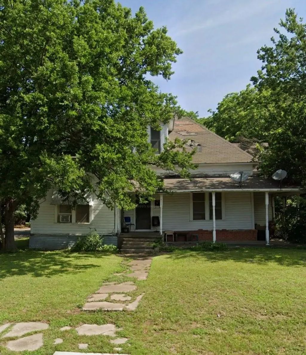 401 E Elm Street, Hillsboro