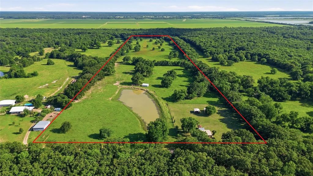500 County Road 1300, Lake Creek