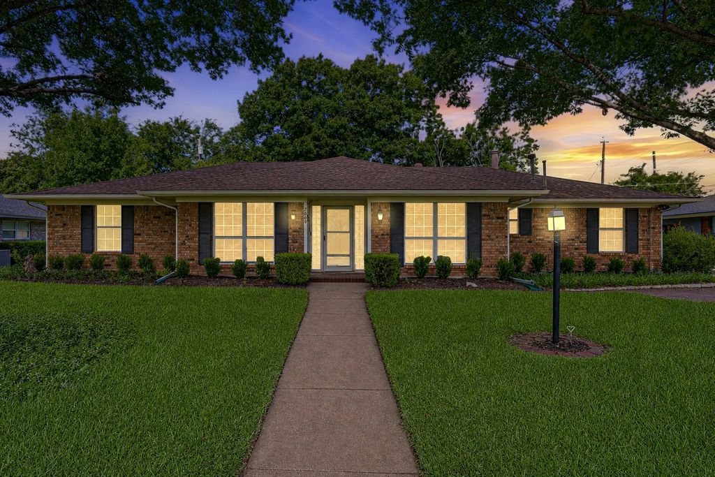 2605 Buckingham Drive, Denton