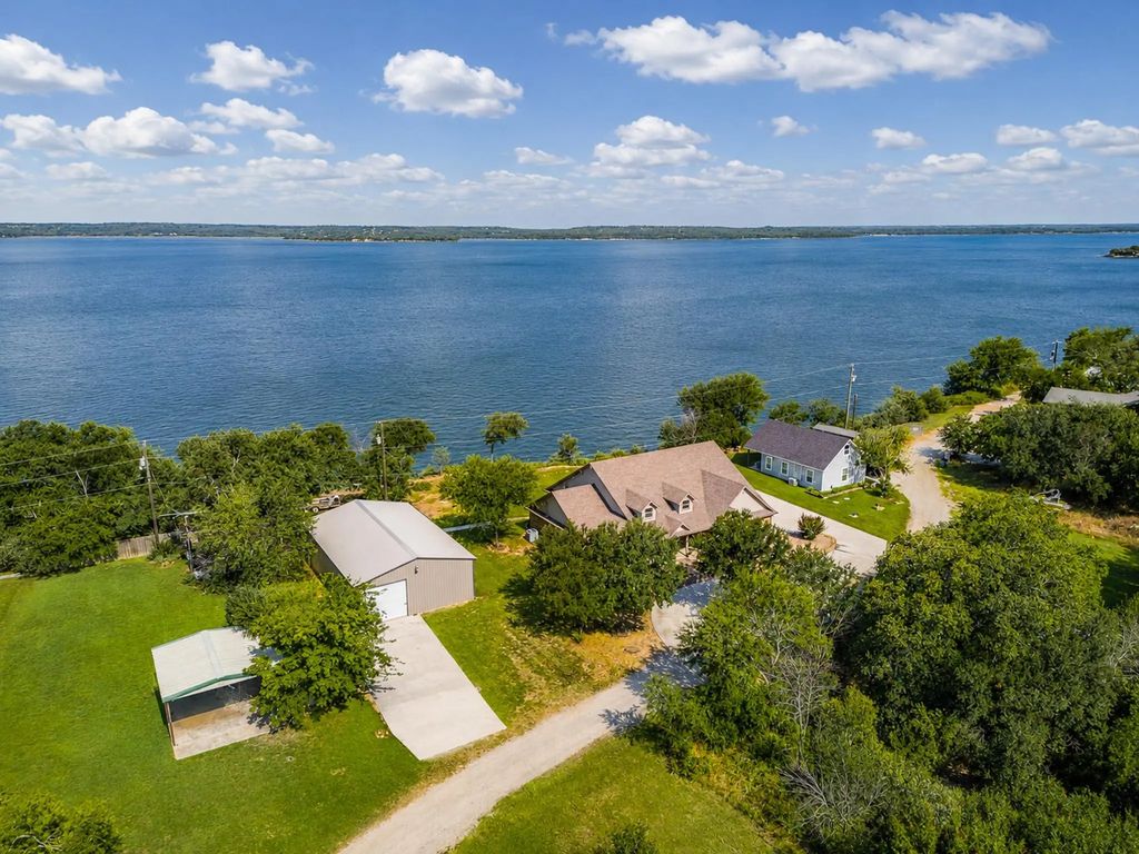 711 Crows Point, Lake Bridgeport