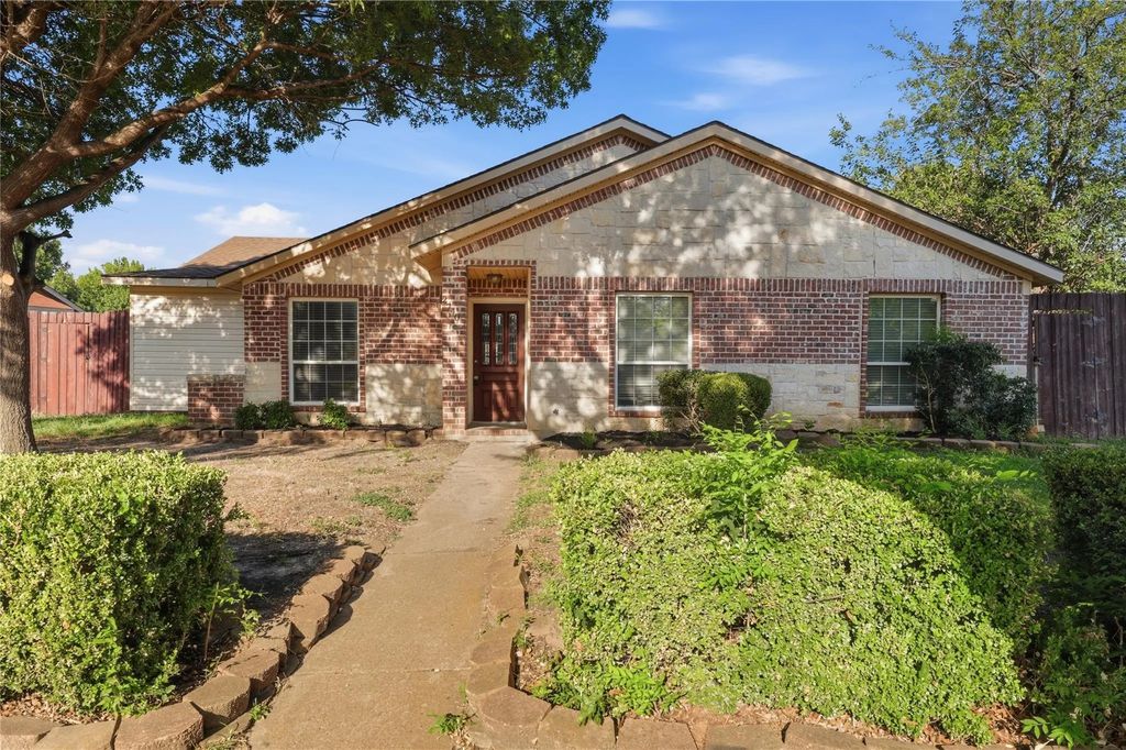 2740 Cancun Lane, Dallas