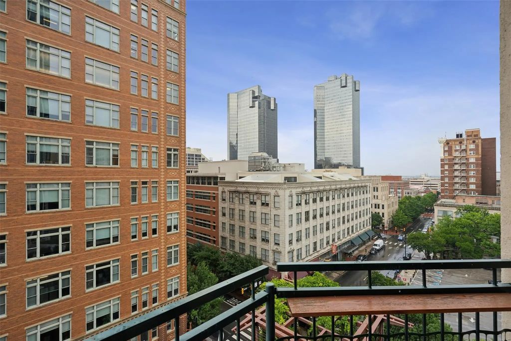 500 Throckmorton Street 703, Fort Worth