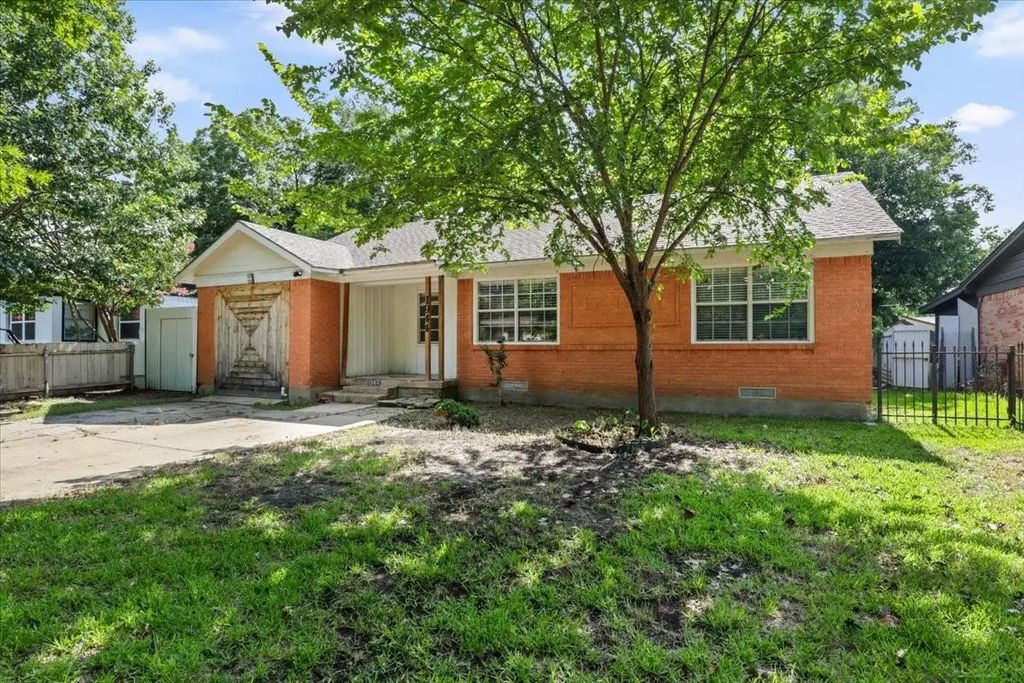 1944 Alhambra Street, Dallas