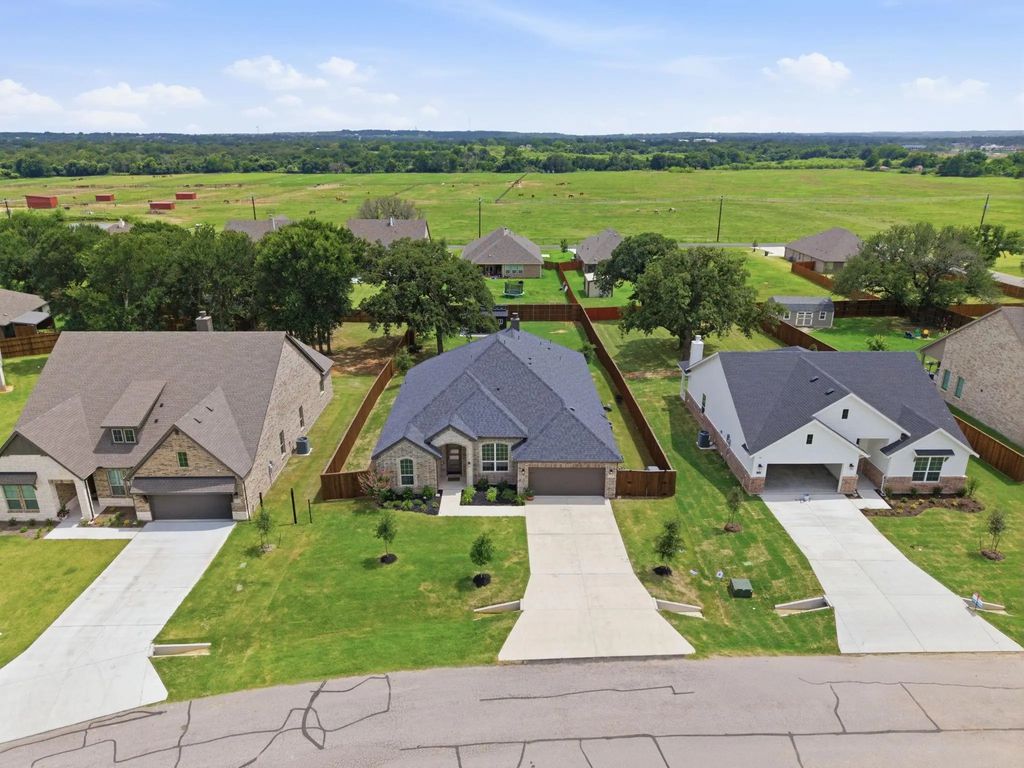 1128 Trinity Drive, Springtown