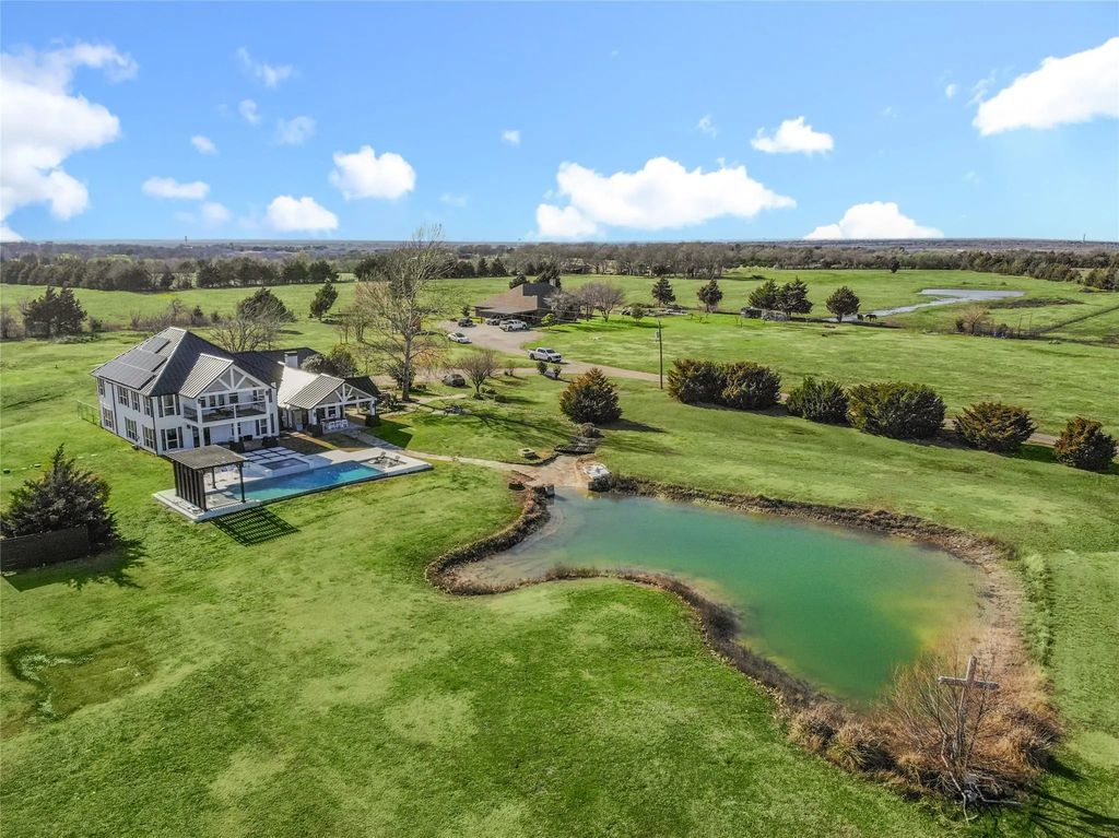 10767 Neal Road, Forney