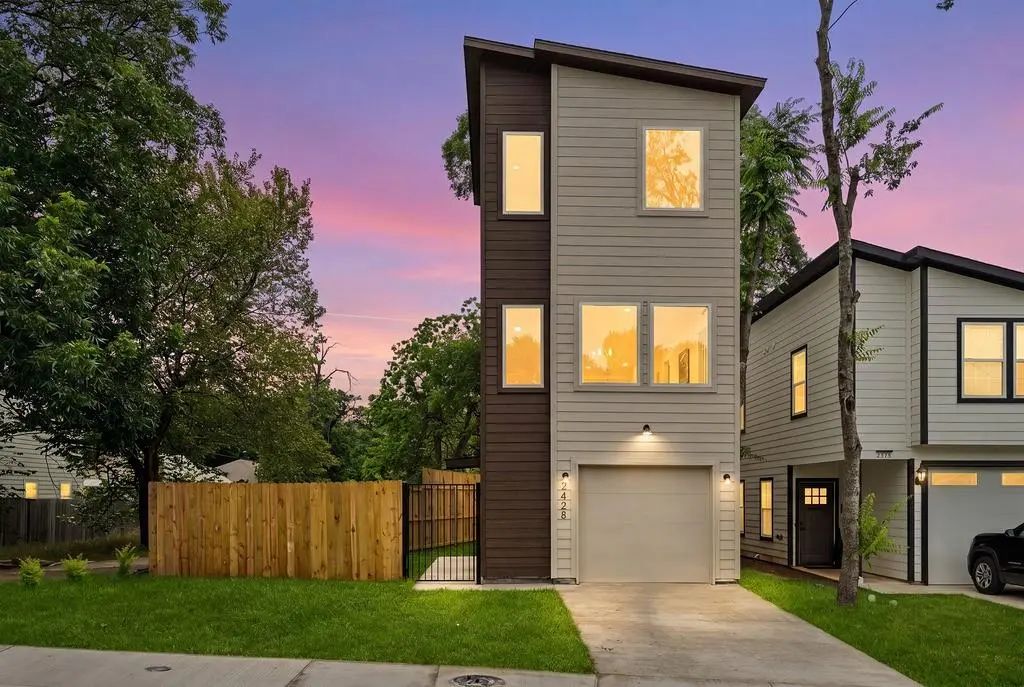 2428 Saint Clair Drive, Dallas