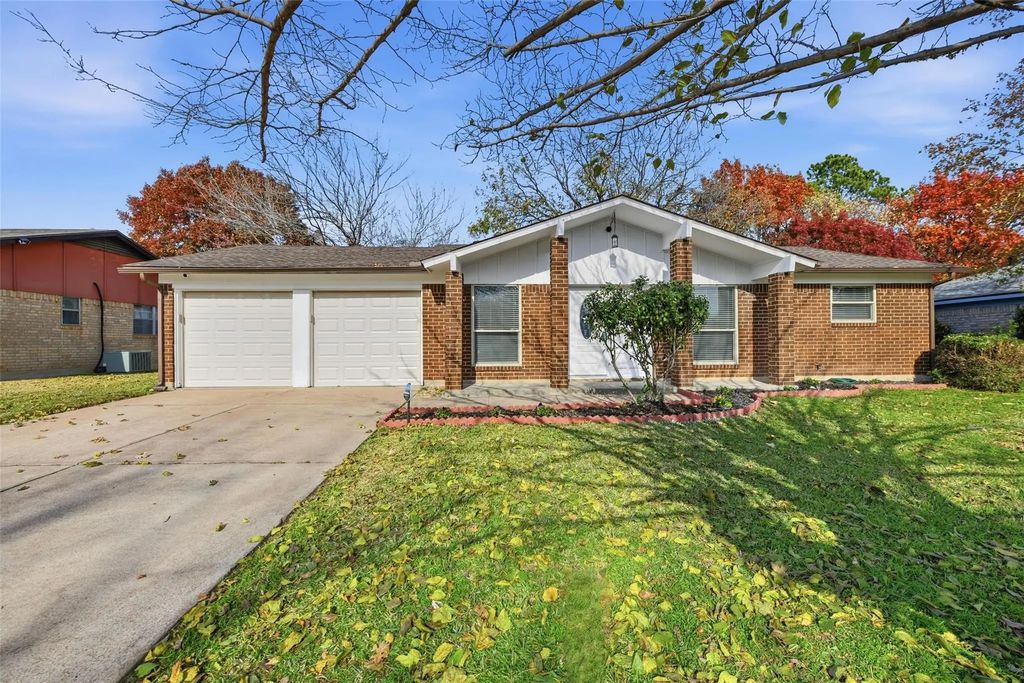 7825 Emerald Hills Way, North Richland Hills