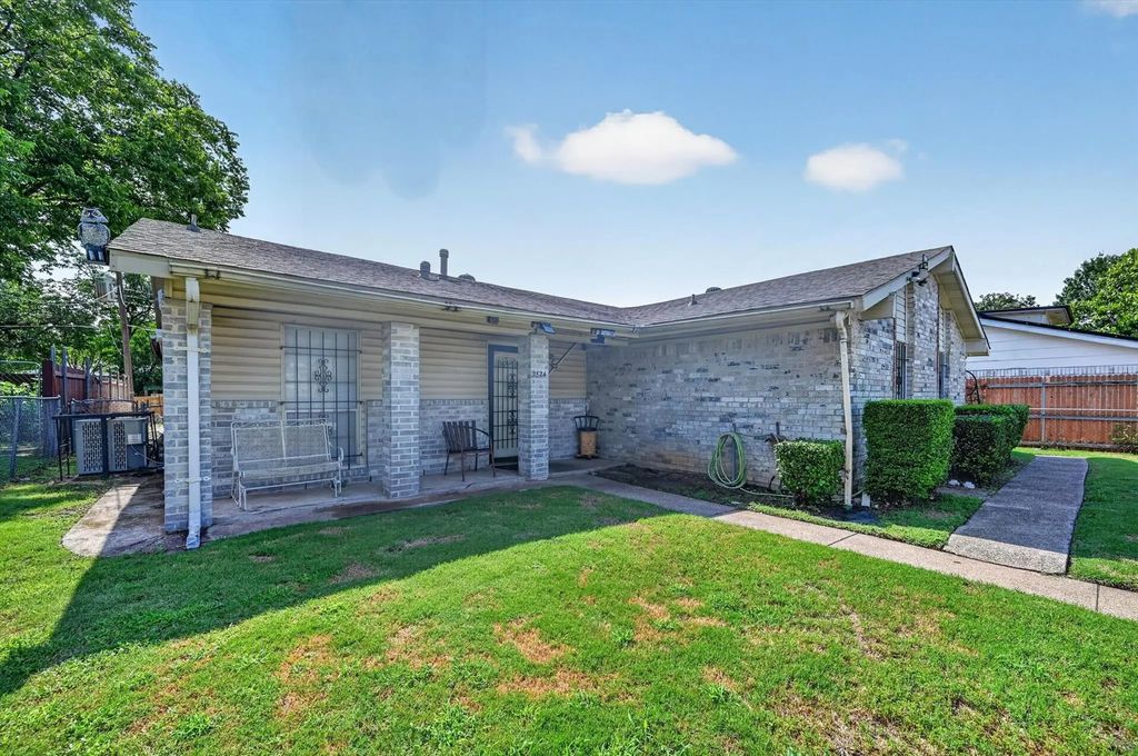 2524 N Saint Augustine Drive, Dallas