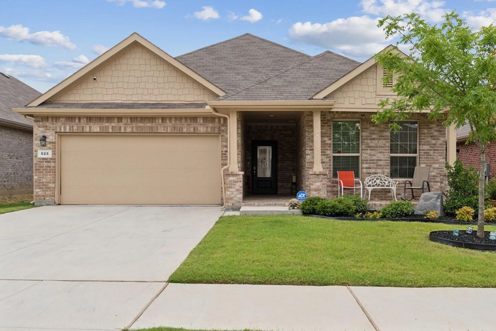 525 Big Horn Pass, Denton