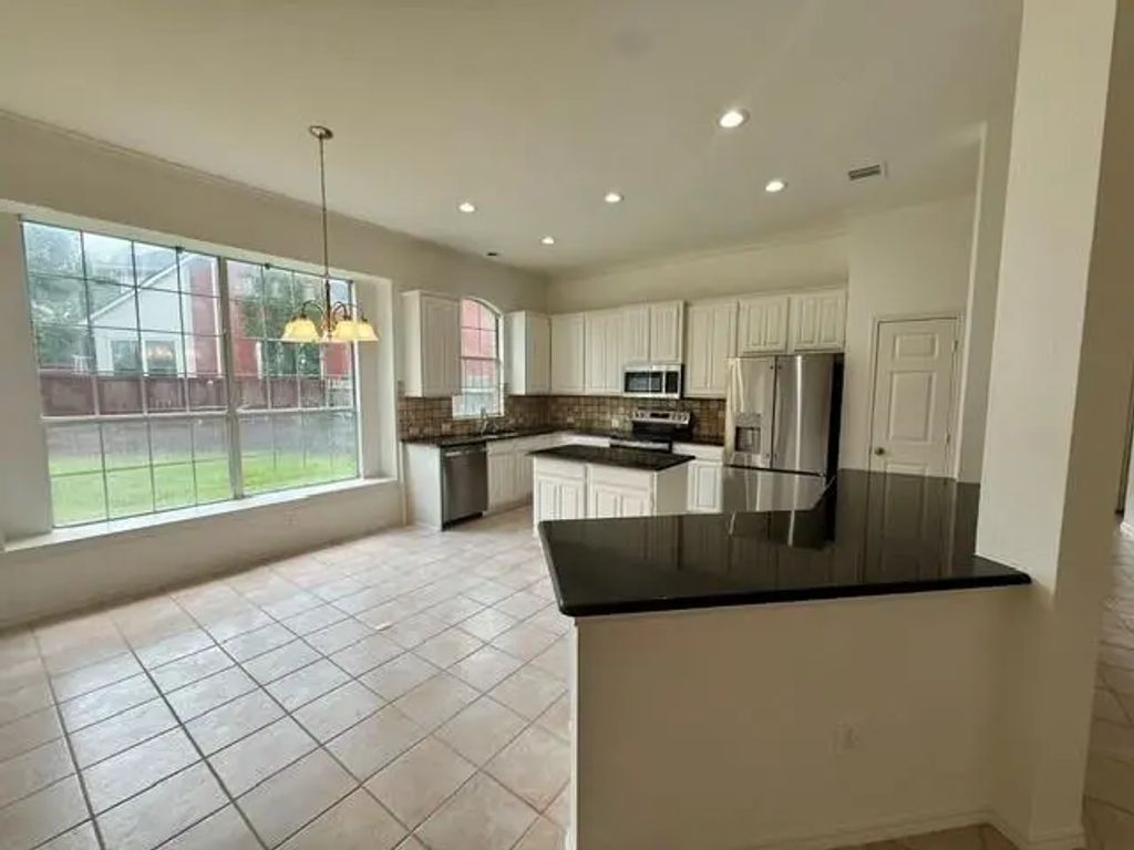 105 Edinburgh Court, Highland Village