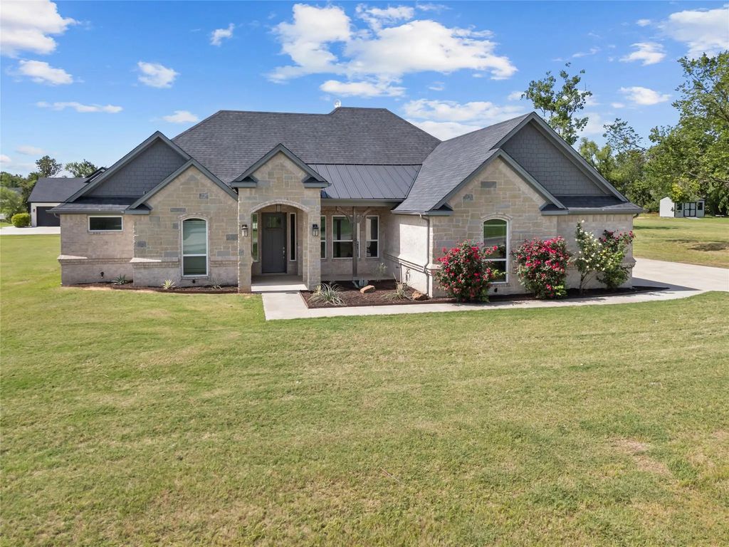 103 Maudy Lane, Springtown