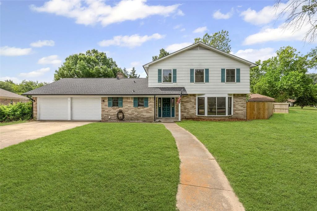 2820 Bois D Arc Street, Commerce