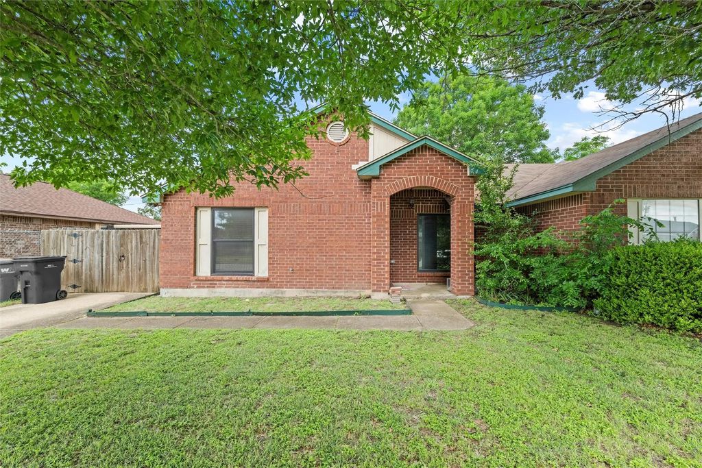 734 Lemons Street, Cedar Hill