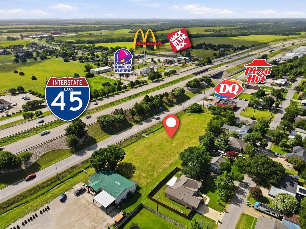 510 I-45, Ferris