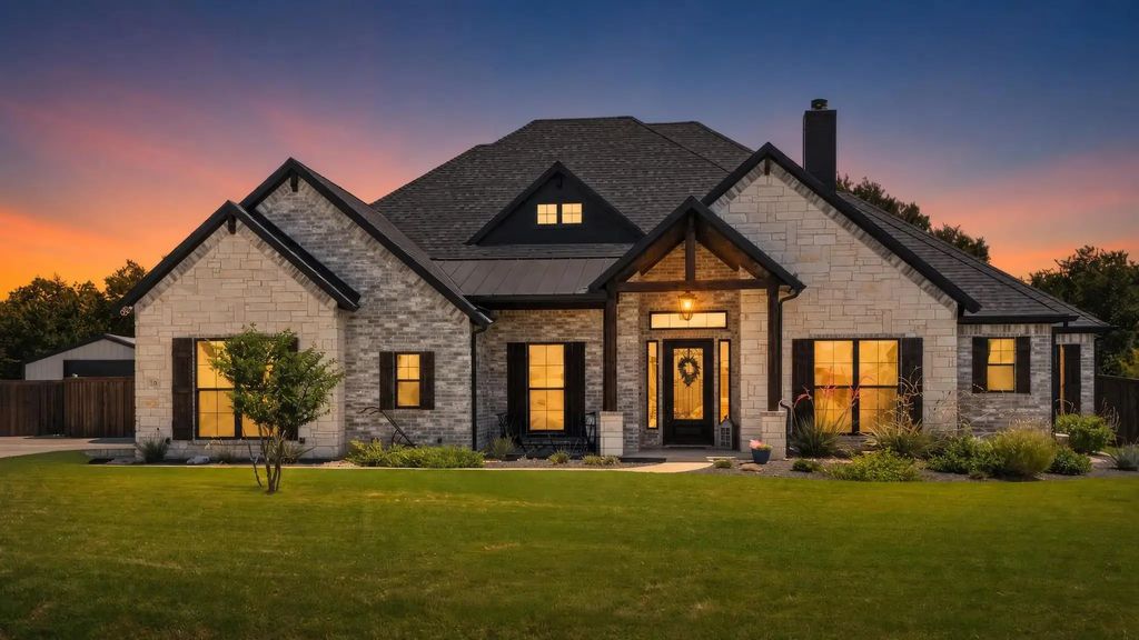 10 Ellis Oak Court, Waxahachie