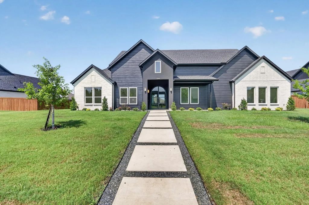 1008 Devonshire Drive N, Forney