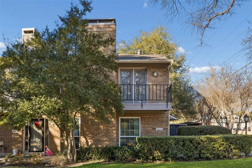 7623 Riverbrook Drive 17, Dallas
