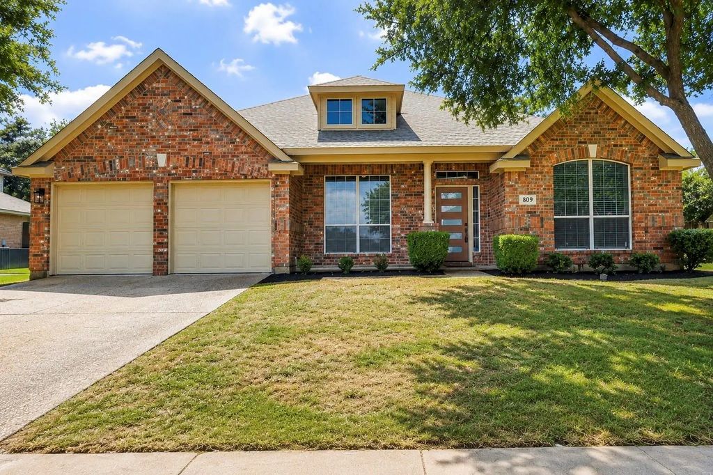 809 Camellia Court, DeSoto