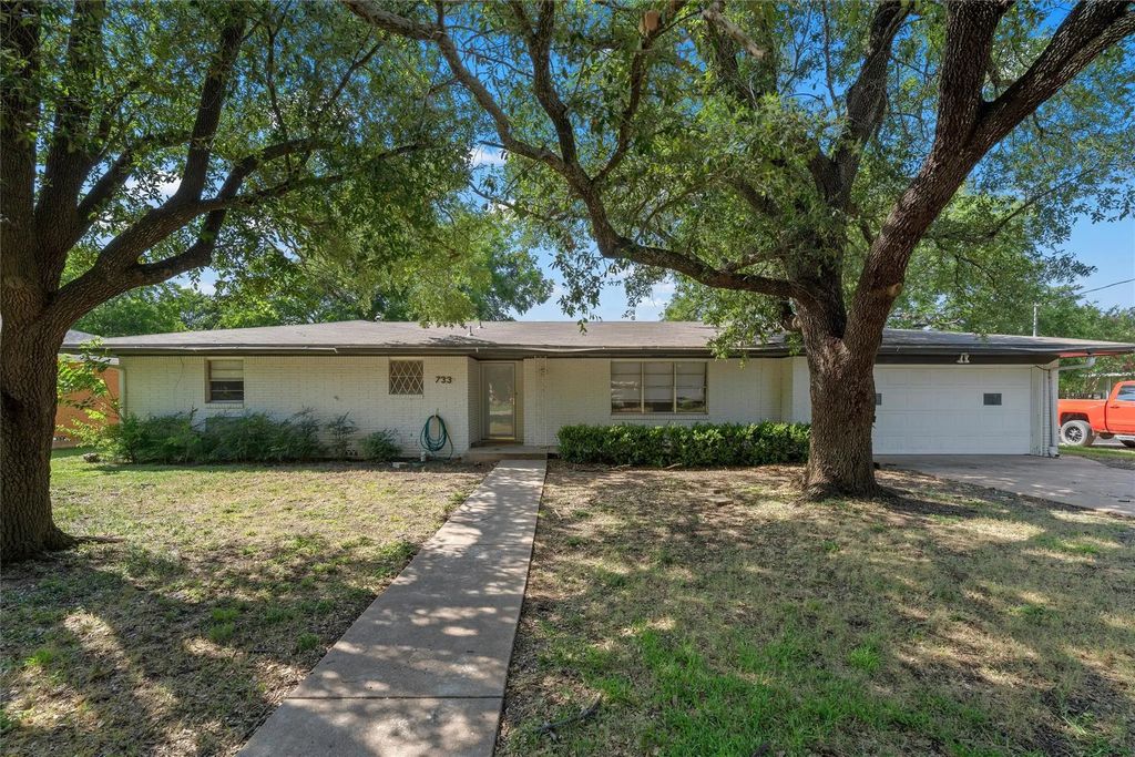 733 W 5th Street, McGregor