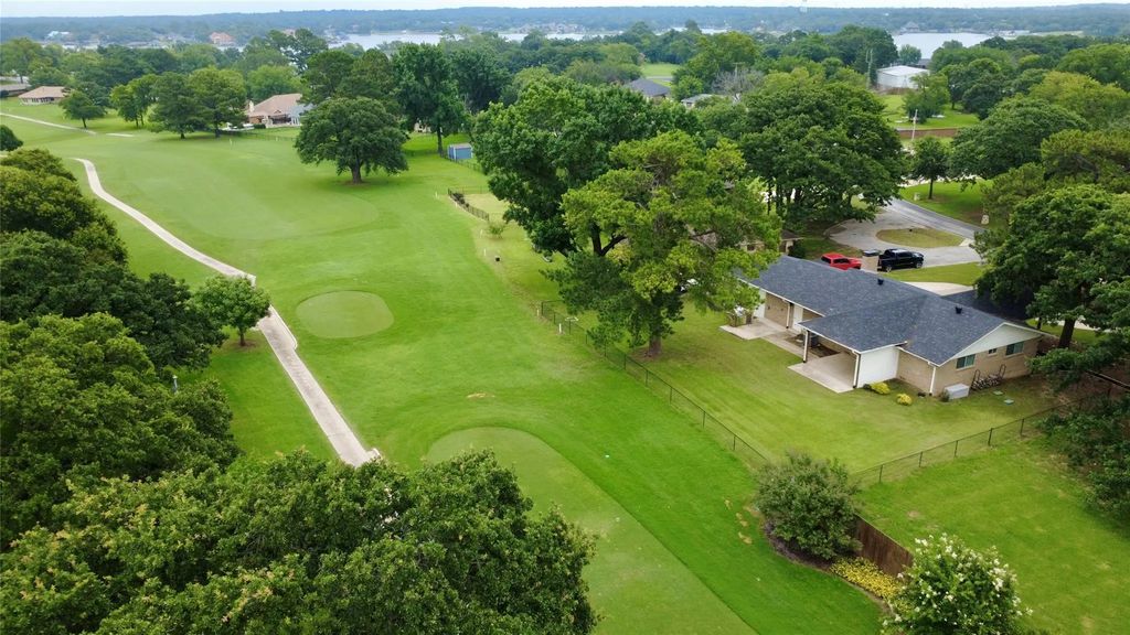 104 Kiowa Drive W, Gainesville