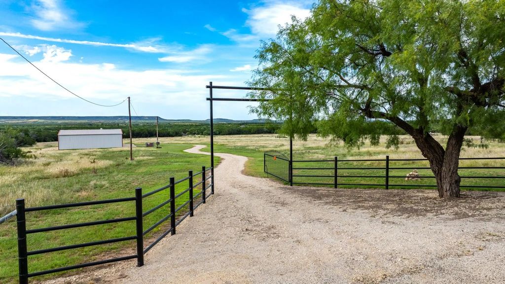 258 County Road 674, Merkel