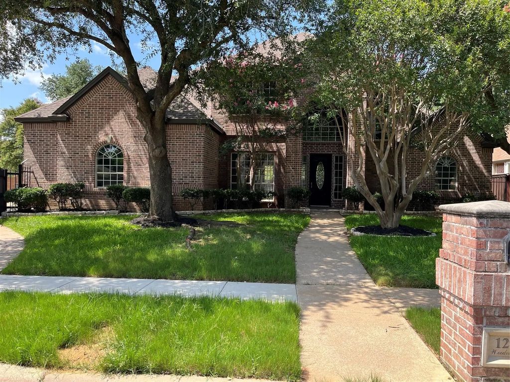 1201 Woodvale Drive, Bedford