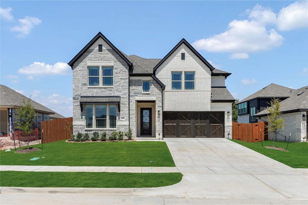 549 Red Maple Road, Waxahachie