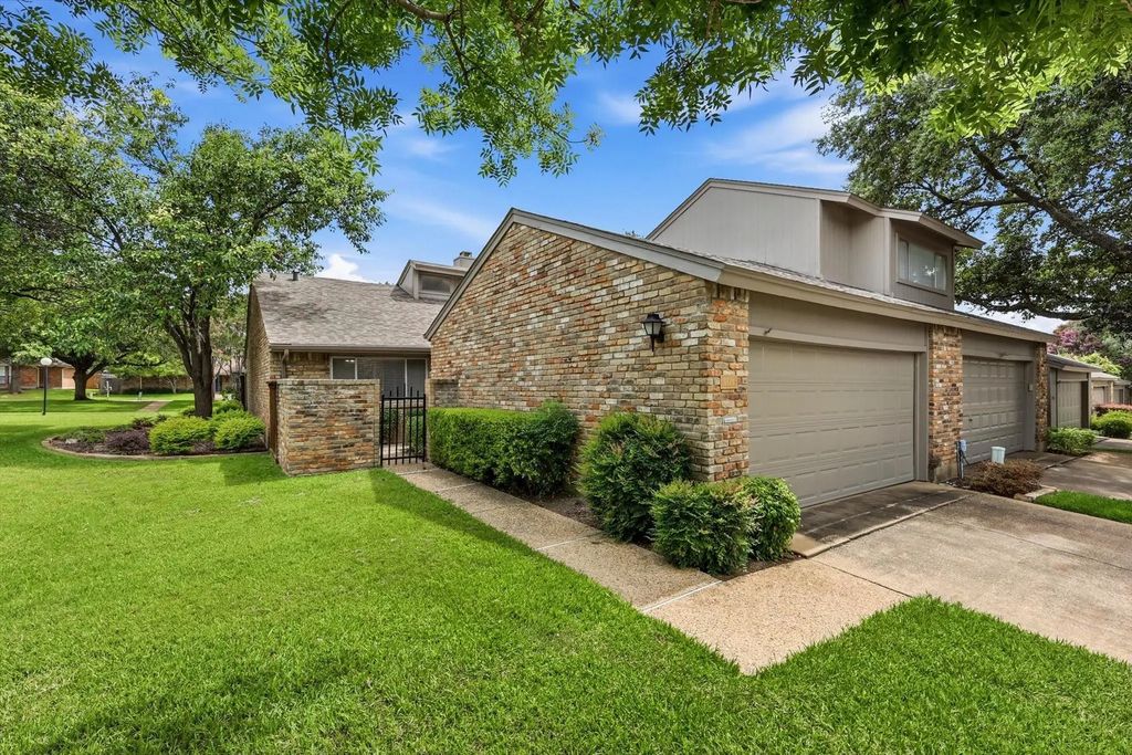 9624 Highland View Drive, Dallas