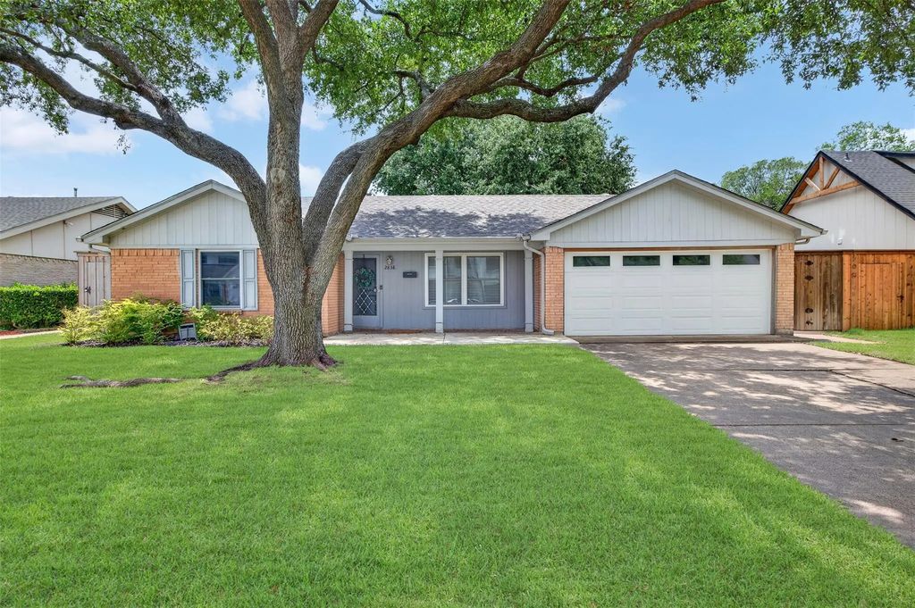 2838 Ermine Way, Farmers Branch
