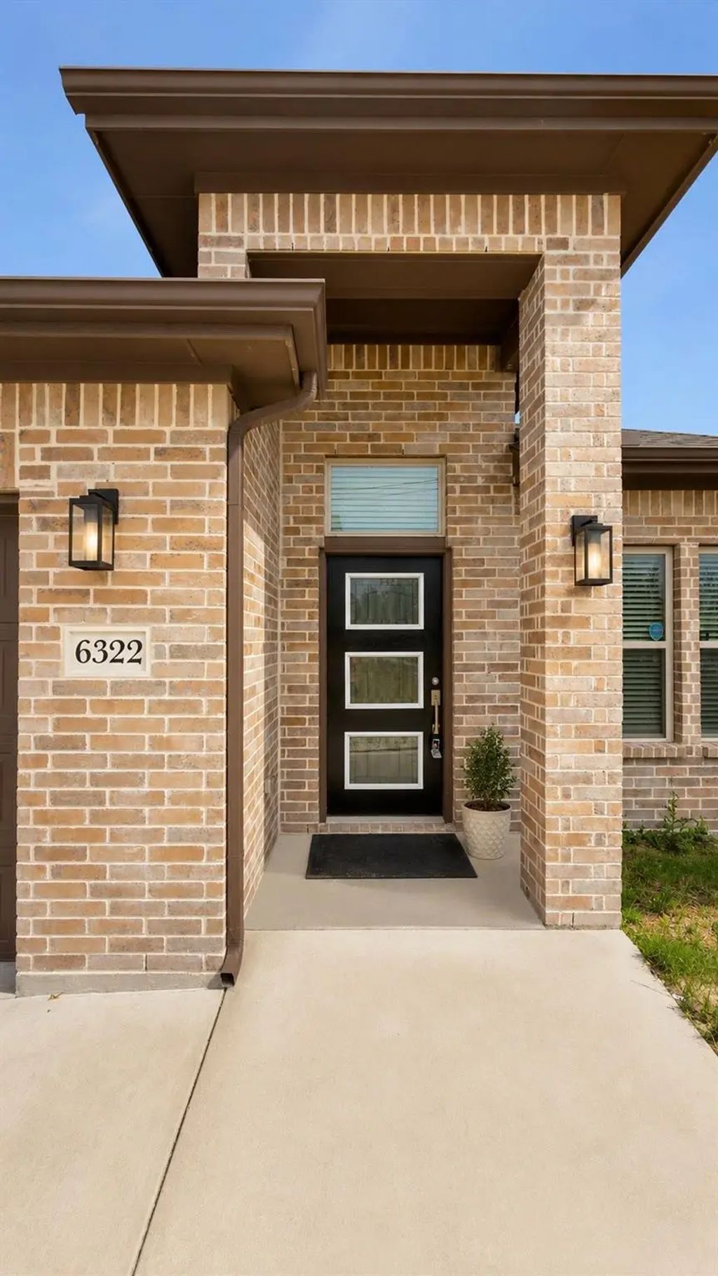 6322 S Lancaster Road, Dallas