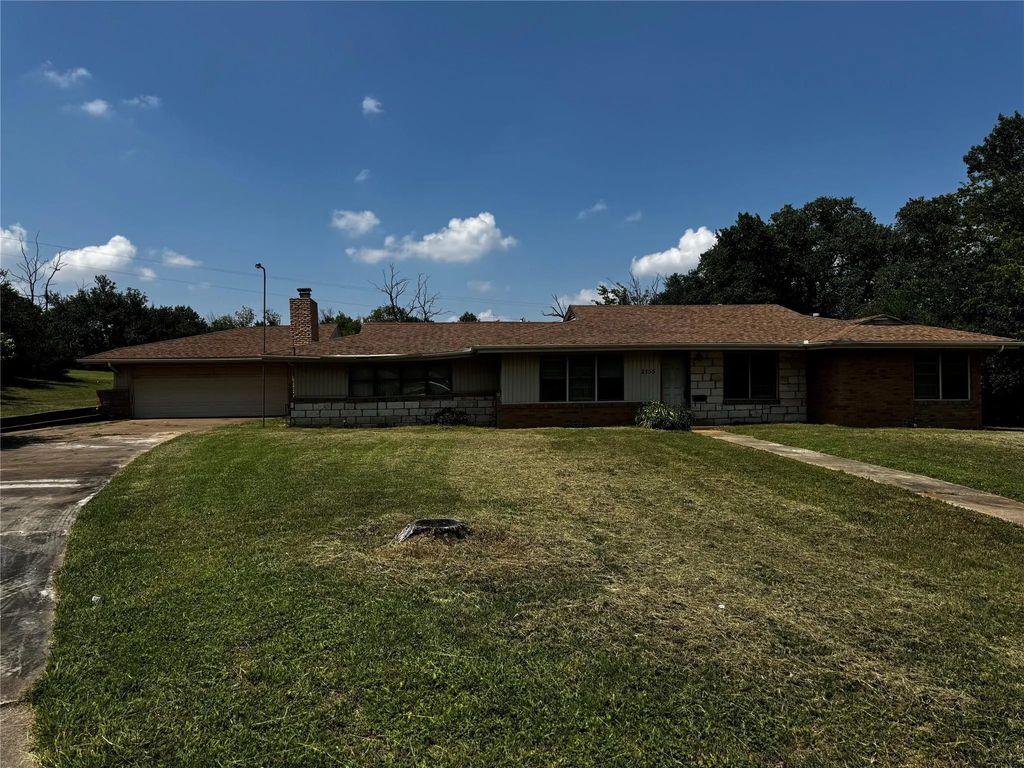 2155 Fairway Drive, Fort Worth