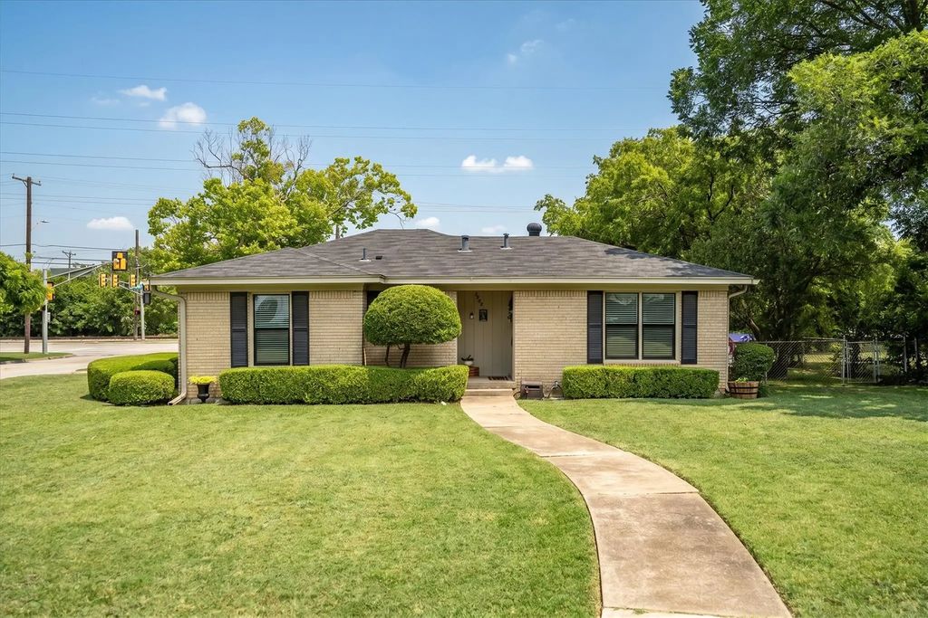 3860 W Spurgeon Street, Fort Worth