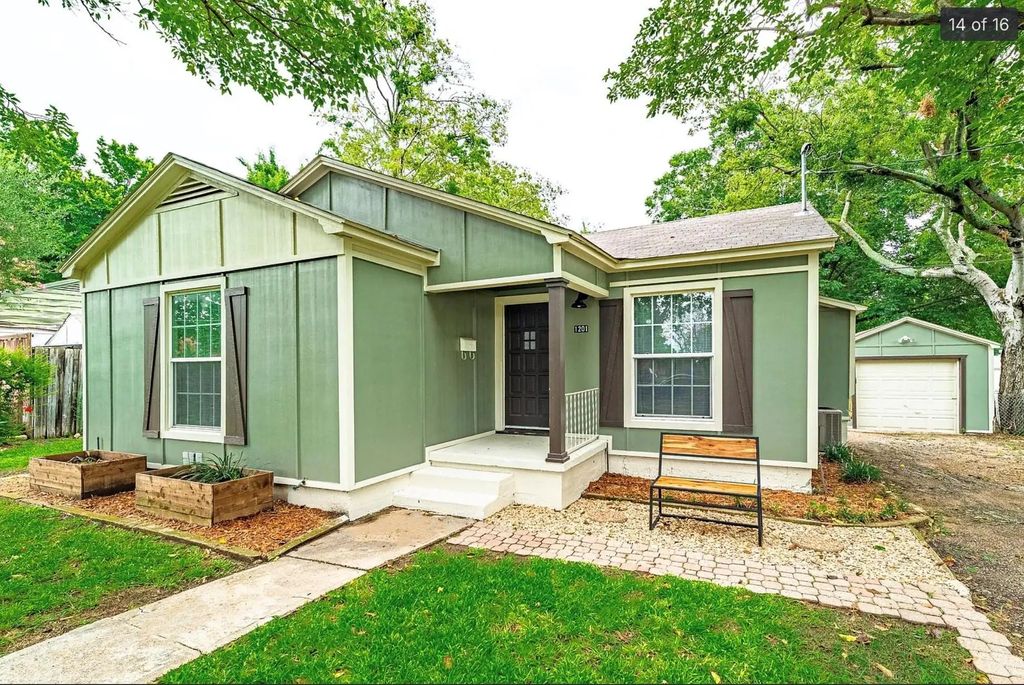 1201 W Alan Avenue, Carrollton