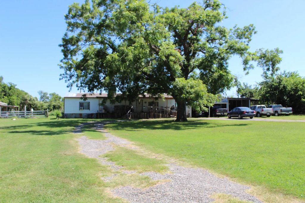 118 Rommel Court, Springtown
