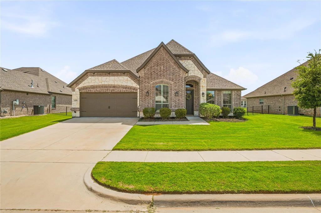 1086 Mickelson Drive, Granbury