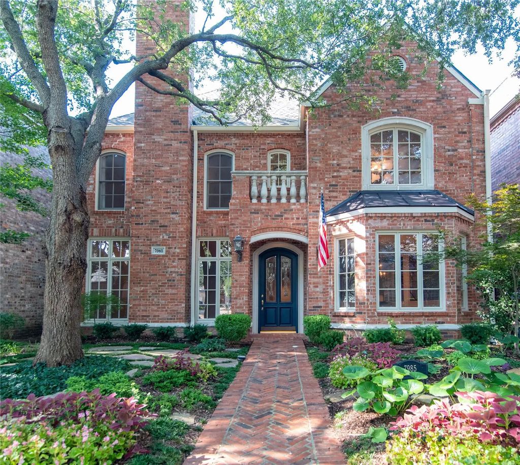 7985 Caruth Court, Dallas