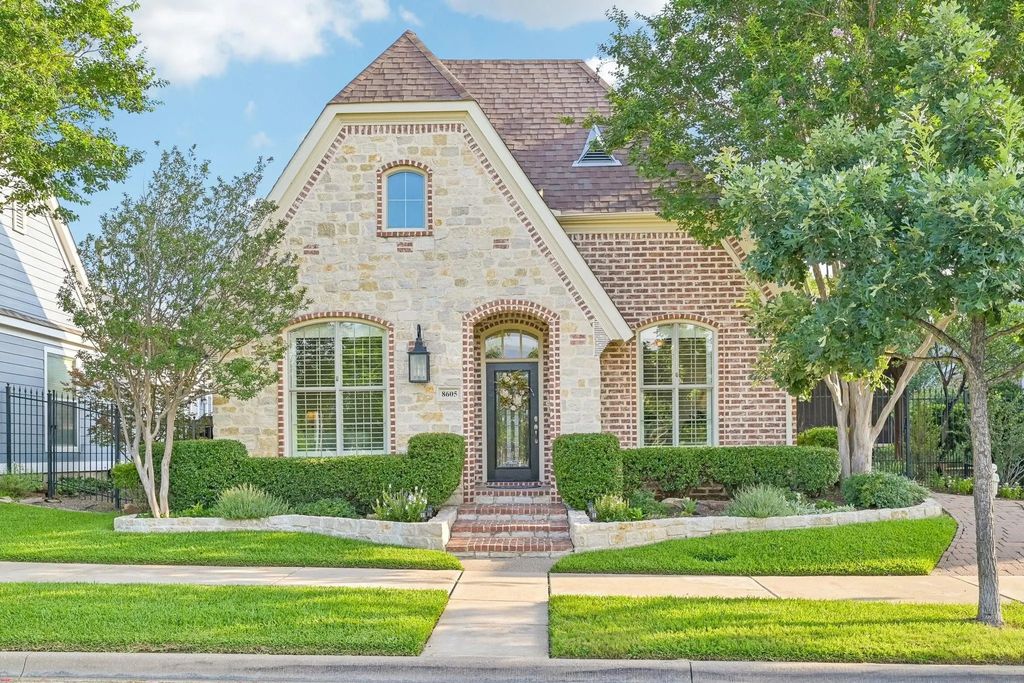 8605 Nichols Way, North Richland Hills