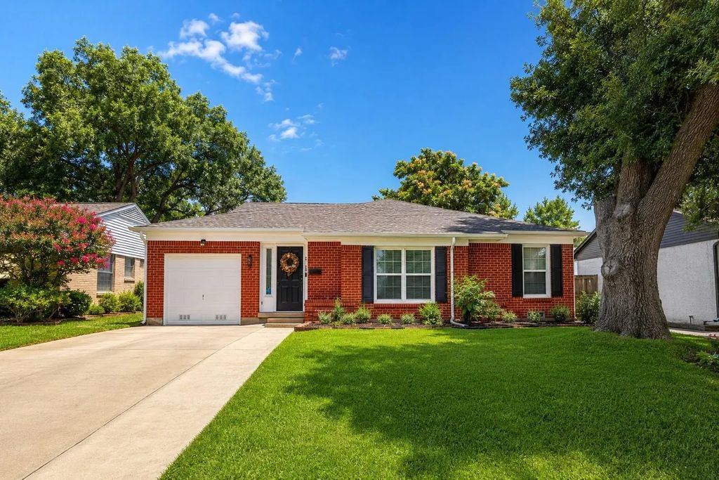 1818 N Plymouth Drive N, Irving