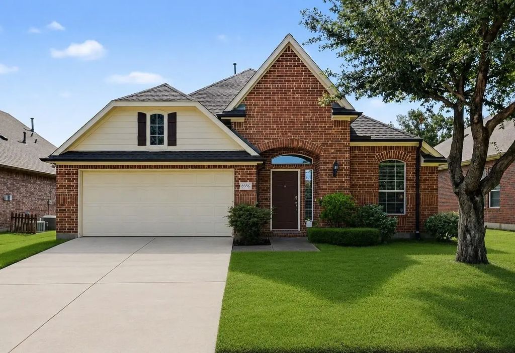 8586 Robertson Drive, Frisco