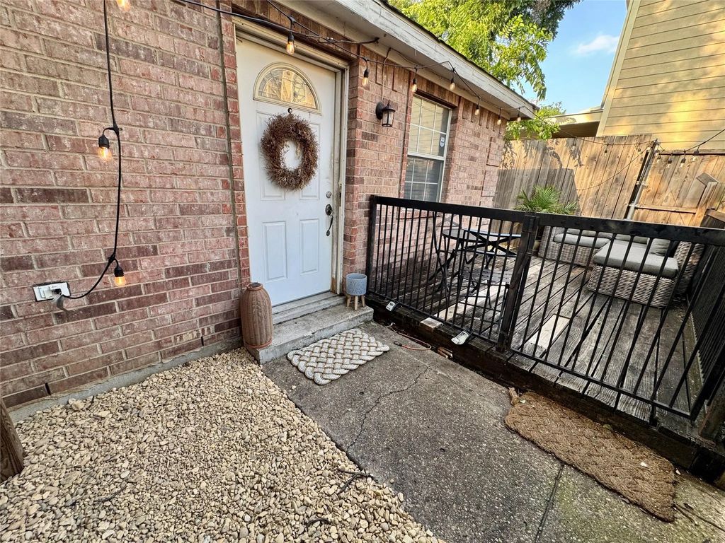 5319 Goodwin Avenue B, Dallas