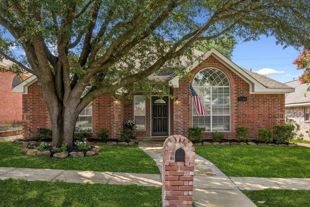 1710 Dartbrook Drive, Rowlett